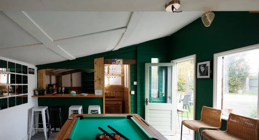 Pool table and private bar at Autumn Cottage Bristol