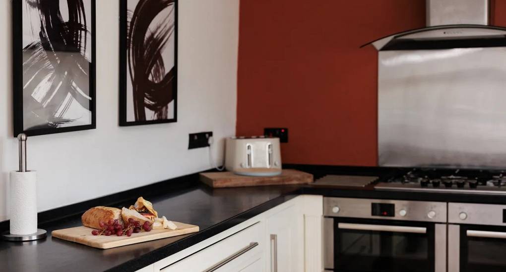 Close up of the appliances at Autumn Cottage Bristol in the kitchen 