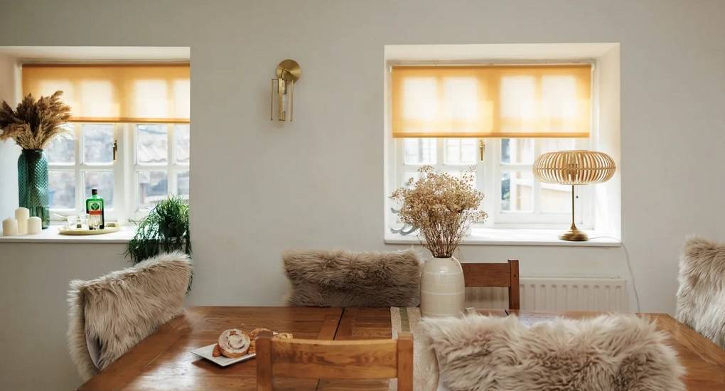 Close up of the breakfast table in the kitchen at Autumn Cottage Bristol