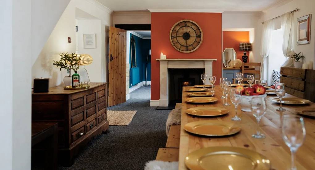 Long view of the dining table at Autumn Cottage Bristol