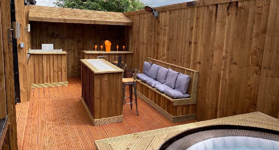 outdoor bar seating and hot tub
