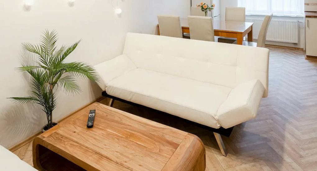  Lounge and sofa