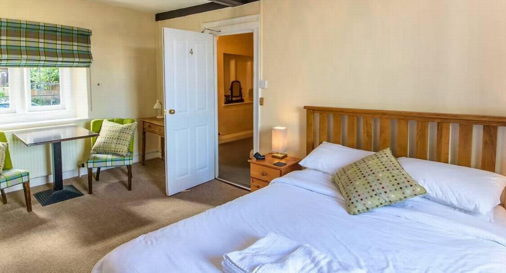 another-spacious-bedroom-at-deans-forest-retreat-gloucester-hen-do-cottage-and-hot-tun.jpg