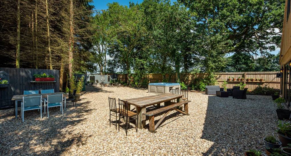 Large Garden with hot tub and seating