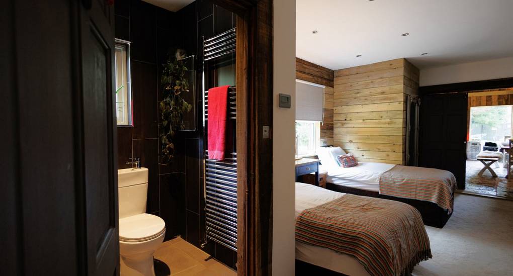 Twin bedroom view of the en-suite