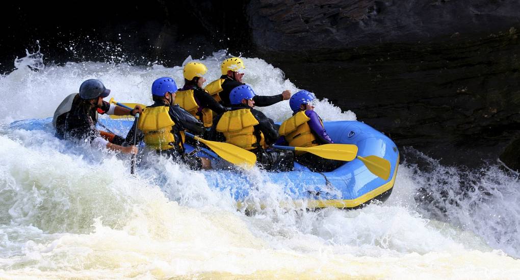 cardiff-stag-do-package-white-water-rafting.jpg
