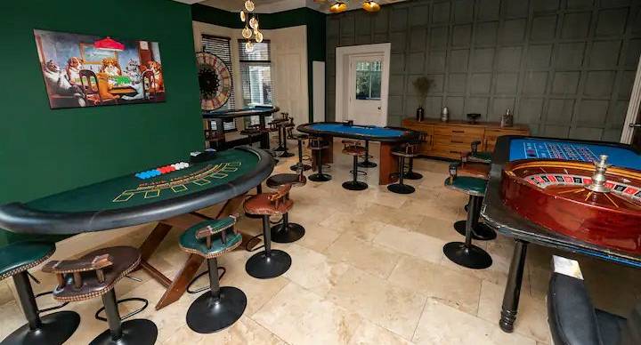 The Island has a good quality Casino Room