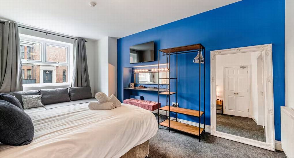 chester-fifteen-bedroom-alt-view.jpg