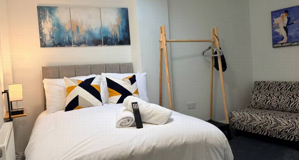 chester-fifteen-bedroom-five-alt-view.jpg