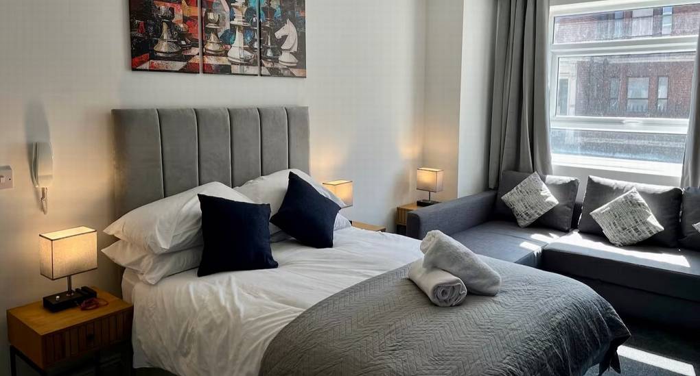 chester-fifteen-bedroom-three.jpg