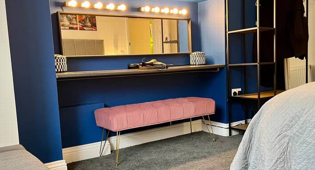 chester-fifteen-make-up-station.jpg