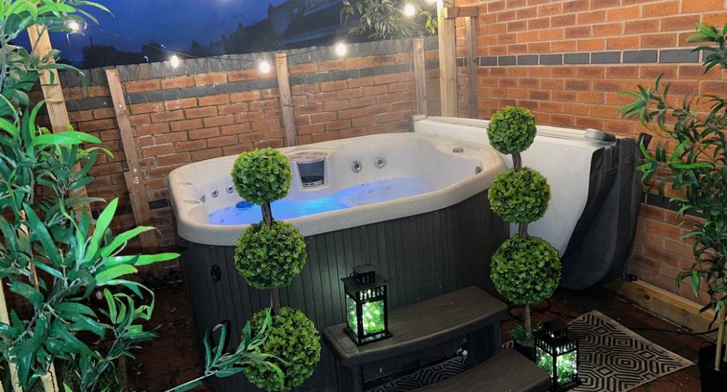 The hot tub area of the Chester Hot Tub 24