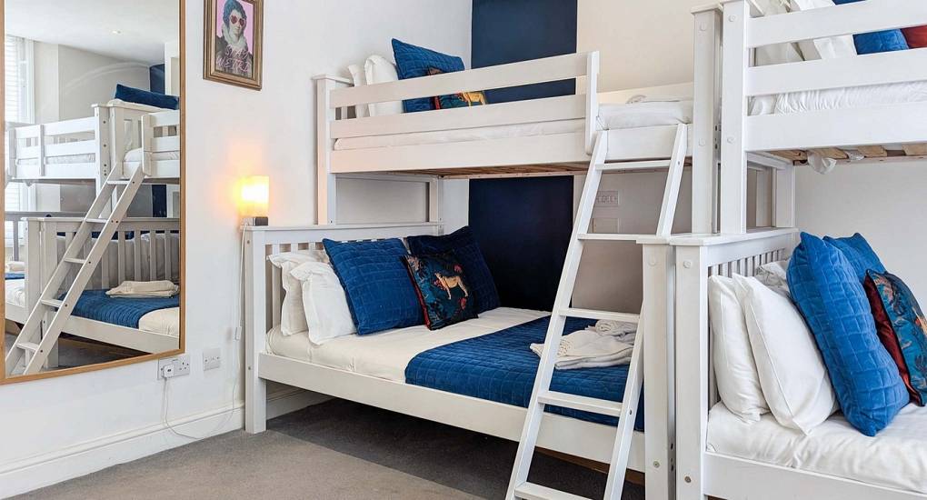 colour-house-bedroom-with-bunk-beds.jpg