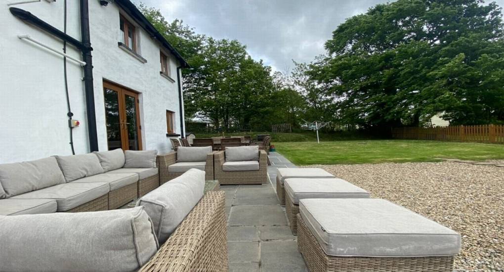 stoney garden with seating area