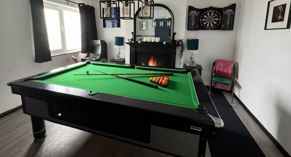 flamingo-lounge-games-room.jpg