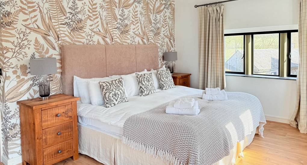 Alternate view of the luxury flexible bedroom at Godfrey Manor, a premium Peak District hen party house with 10 bedrooms.