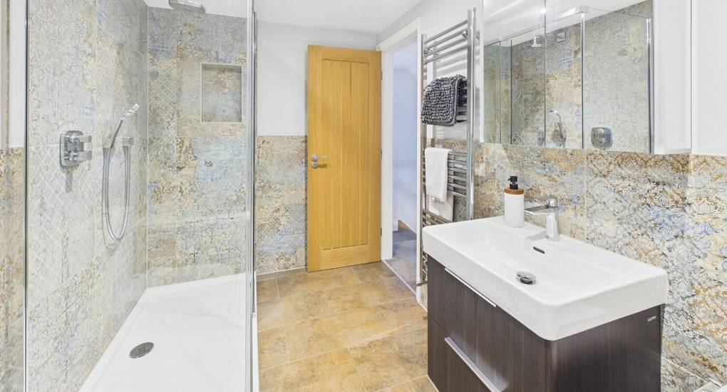grand-hookstone-bathroom-one.jpg