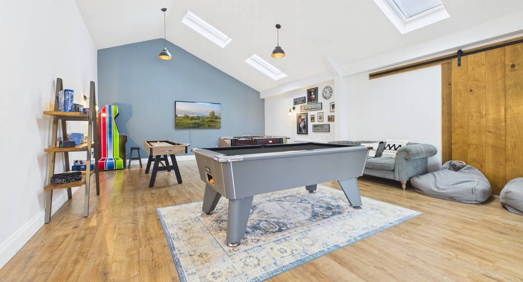 grand-hookstone-games-room-pool-table.jpg