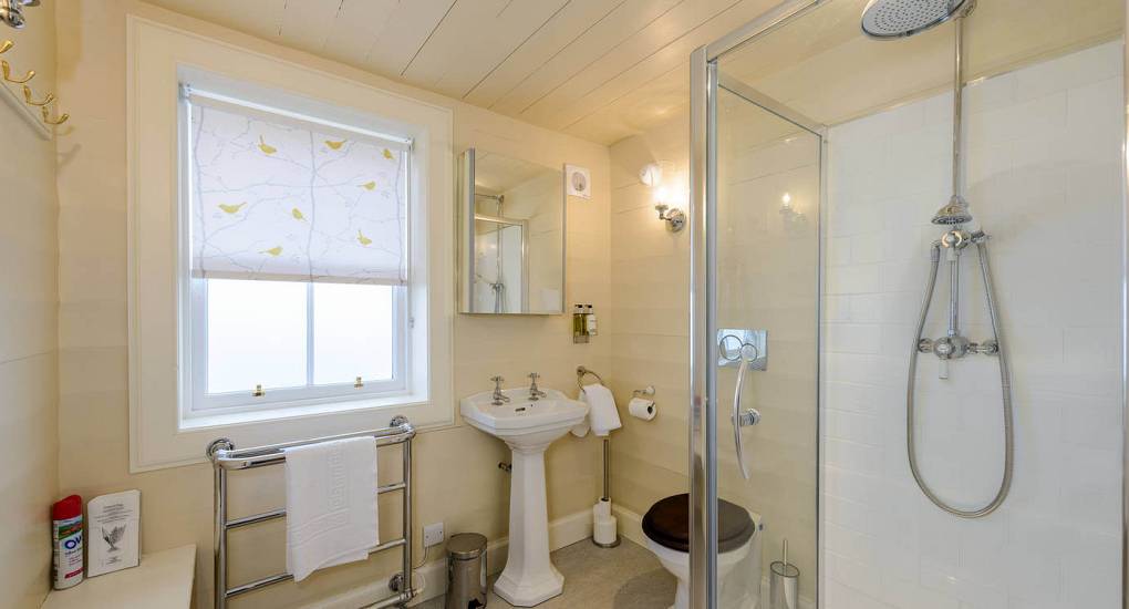 heather-cottage-bathroom.jpg