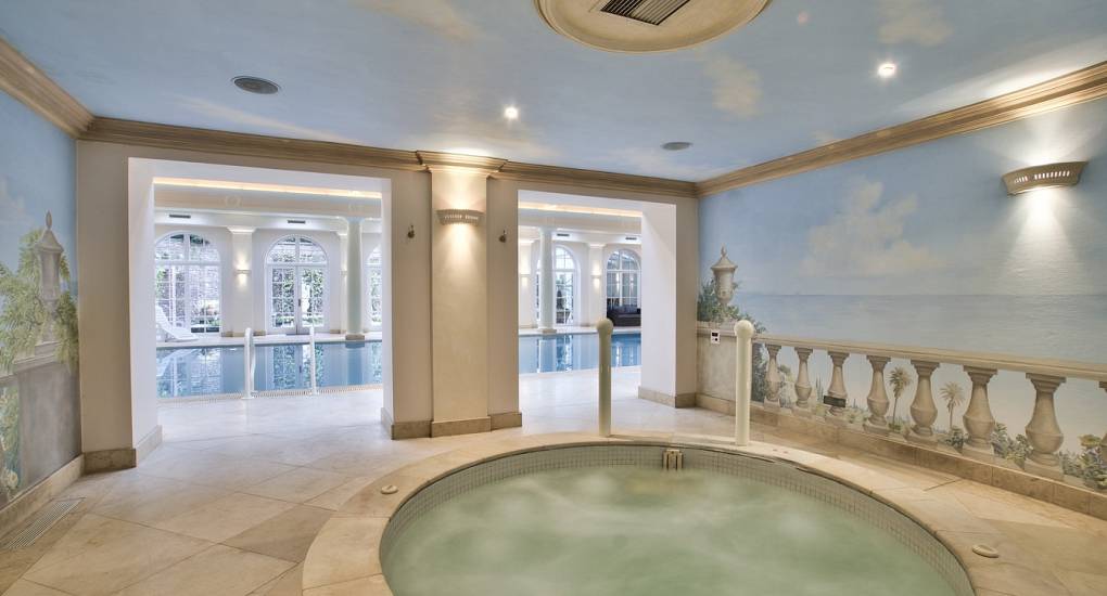 Indoor hot tub