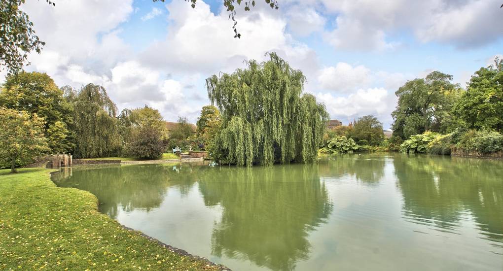 Private lake on the groups