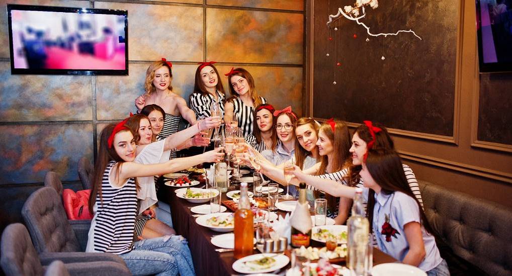 2 course meal and a glass of wine on your Hen weekend Manchester