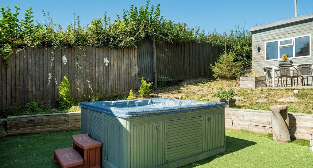 Stag and Hen party houses hot tub 1