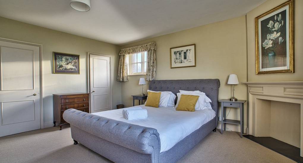 King size bed with small window