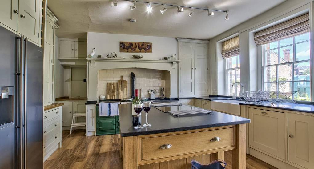 Kitchen island and kitchen sides