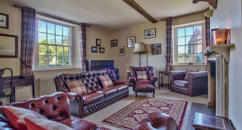Lounge with leather sofas