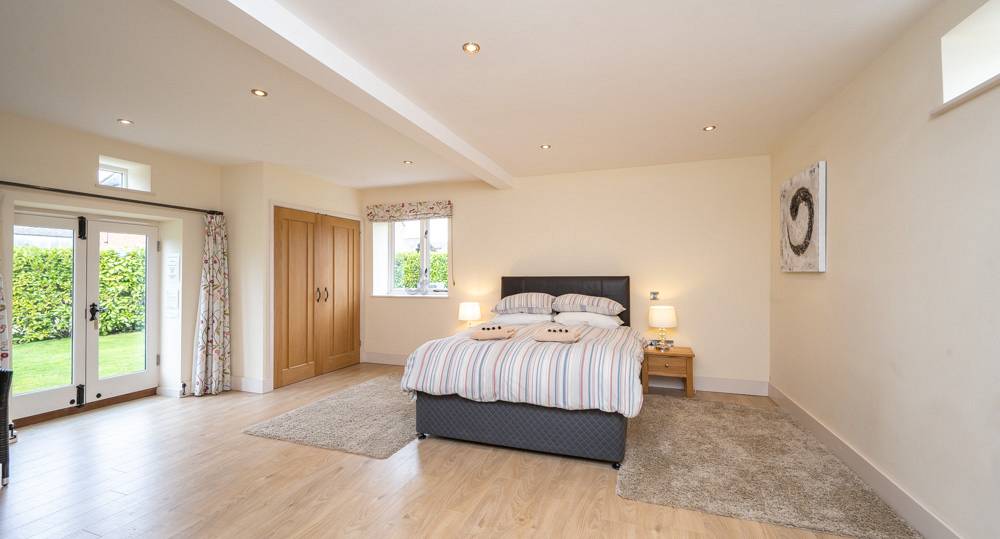 Large double bedroom