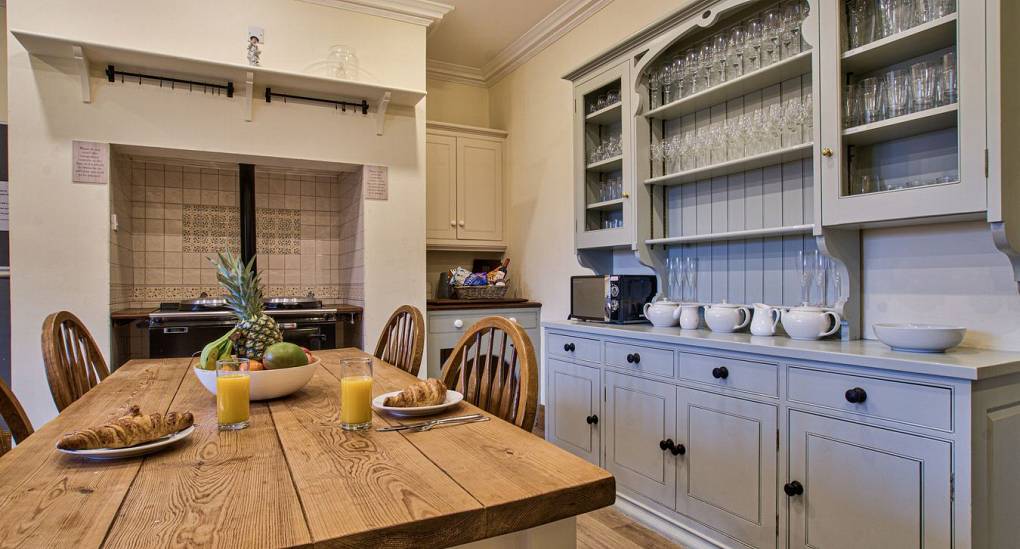 Farmhouse style kitchen and wooden worktops 