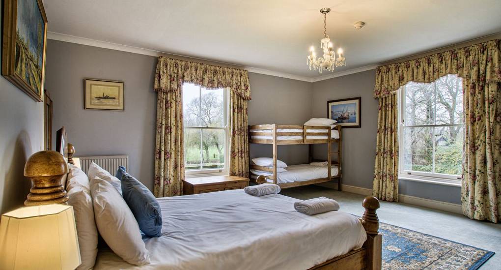 Natural light in Double bunkbed room