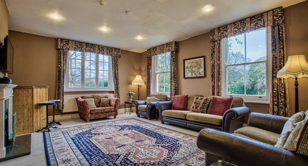 Large rug in lounge