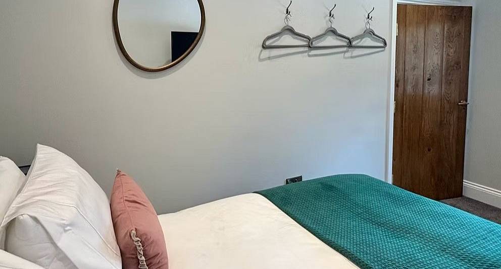 hookstone-estate-bedroom-one.jpg