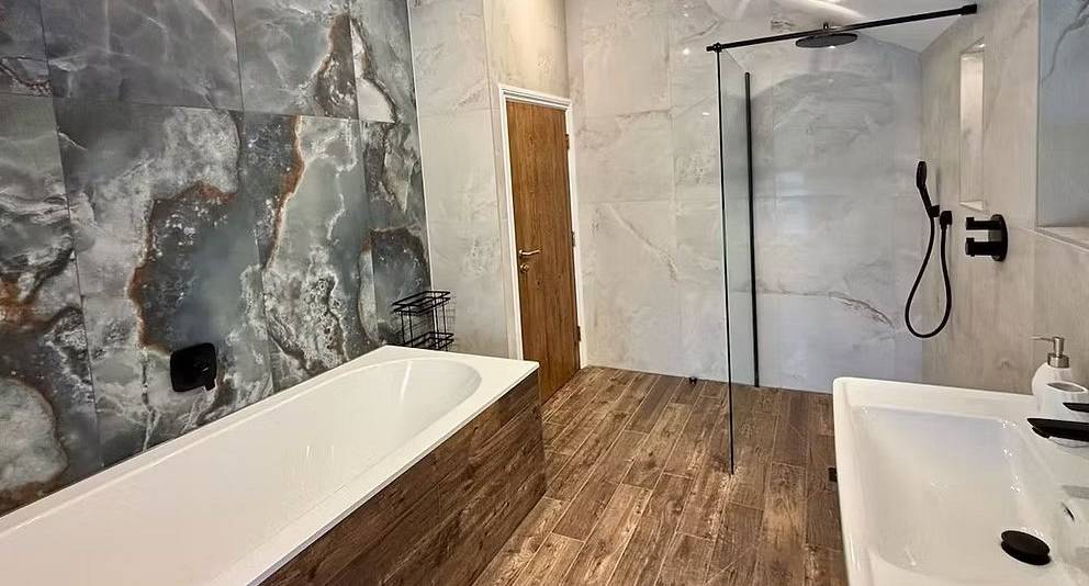 hookstone-farmhouse-bathroom.jpg