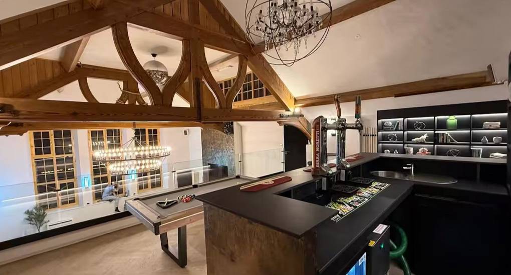 House of Dreams nr Chester games room with pool table and bar area for a hen party weekend.