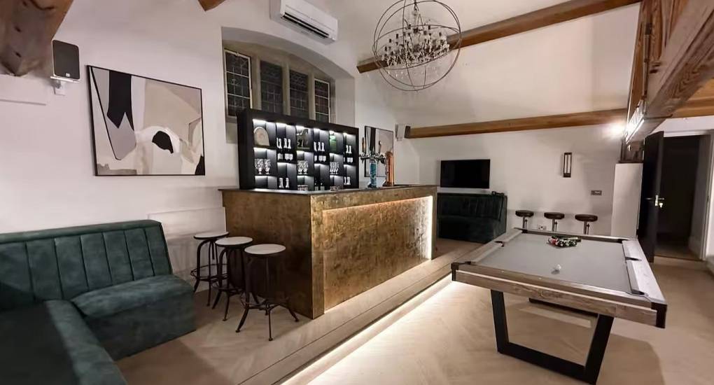 Social bar area at House of Dreams nr Chester, ideal entertainment for a large hen party.