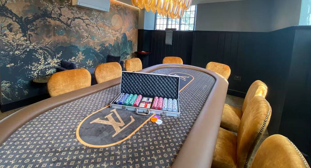 Dedicated casino table area at House of Dreams nr Chester for a fun hen do party experience.