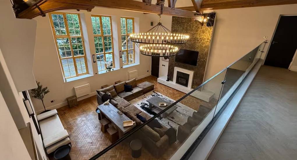 House of Dreams Nr Chester