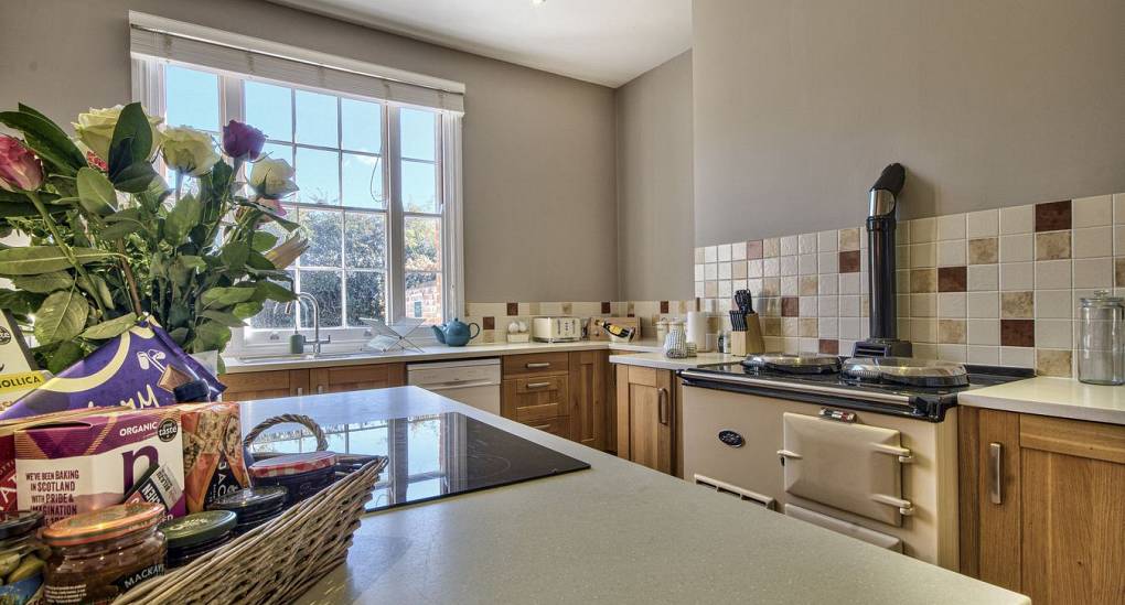 Breakfast bar in Kitchen with aga