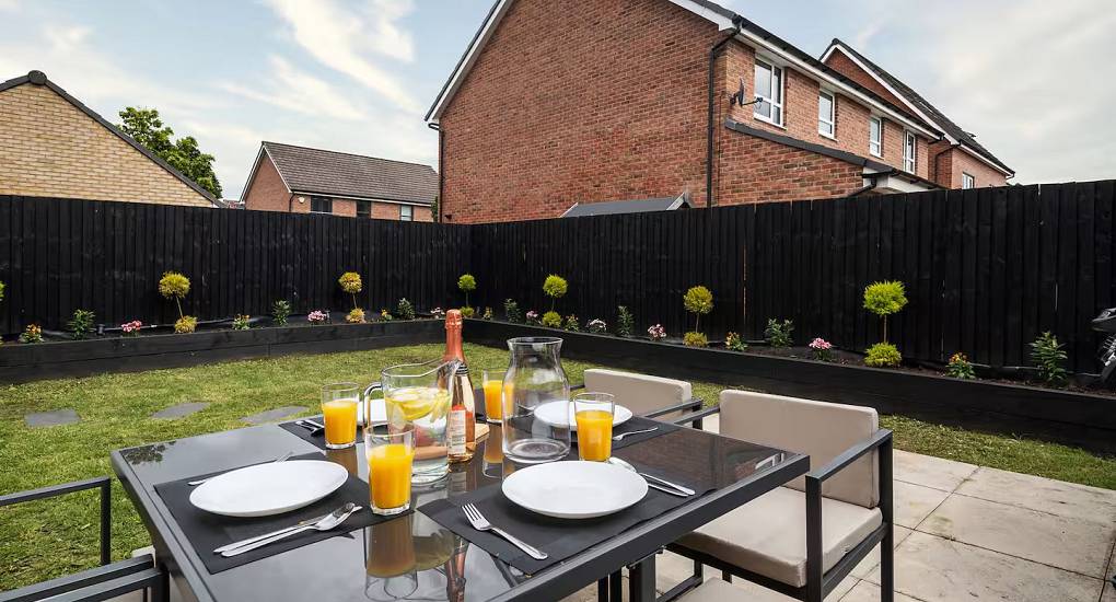 irwell-villa-manchester-garden.jpg