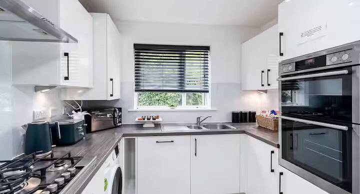 irwell-villa-manchester-kitchen.jpg