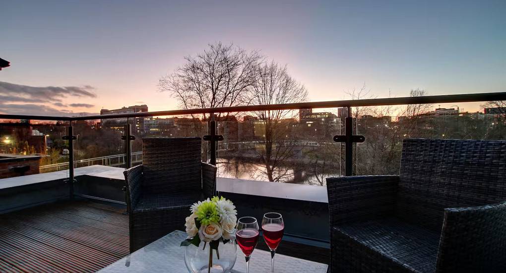 irwell-villa-manchester-river-view-dusk.jpg