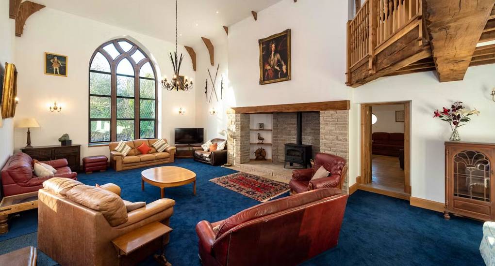 Monmouth Manor hen do accommodations lounge area