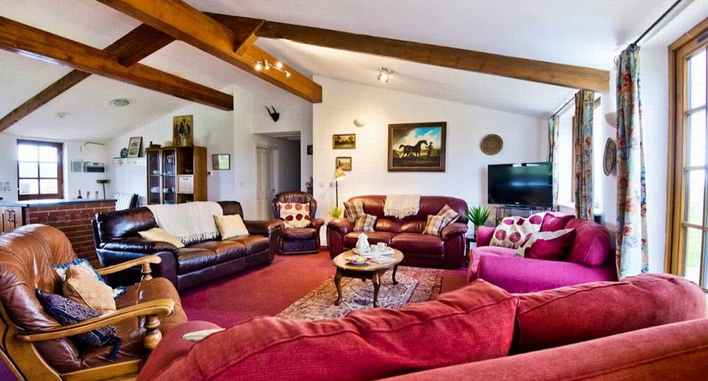 Monmouthshire hen do accommodation Horizon View lounge area