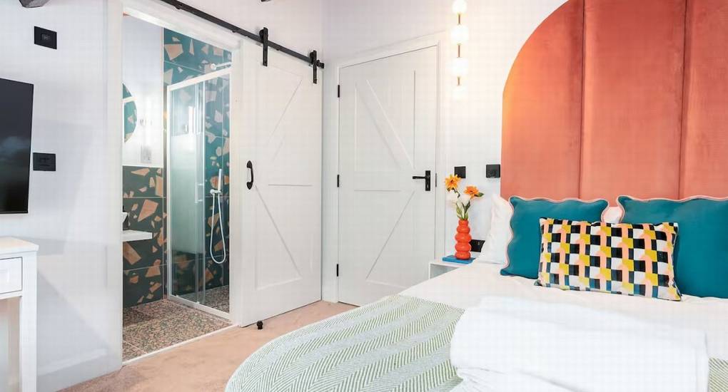 En-suite shower room accessible from double bedroom 5 at the Mountaintop Marvel