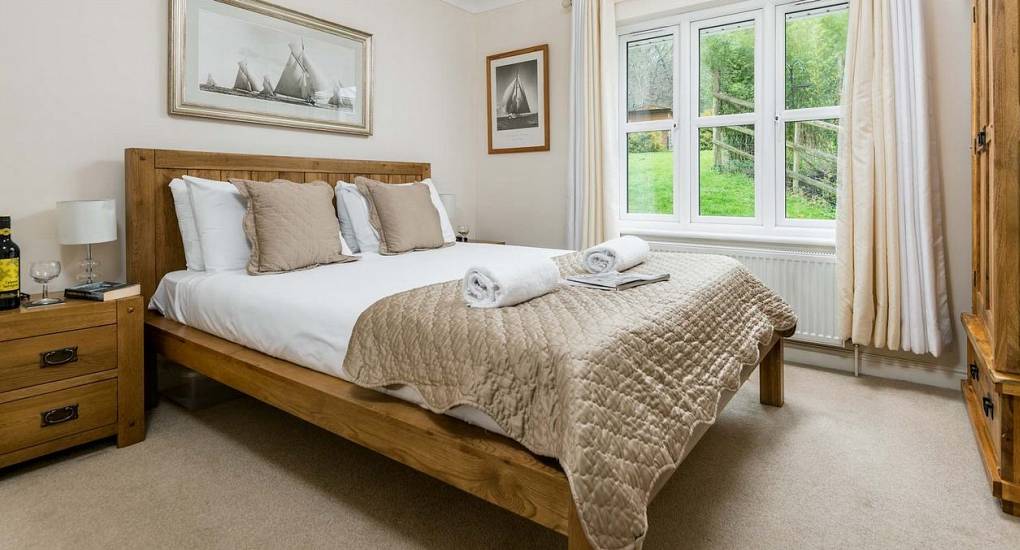 new-forest-bedroom-hen-do-accommodation-bedroom-5