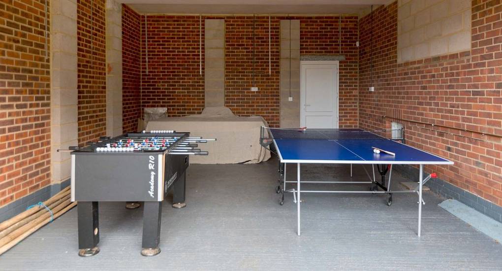 new-forest-bedroom-hen-do-accommodation-games-room