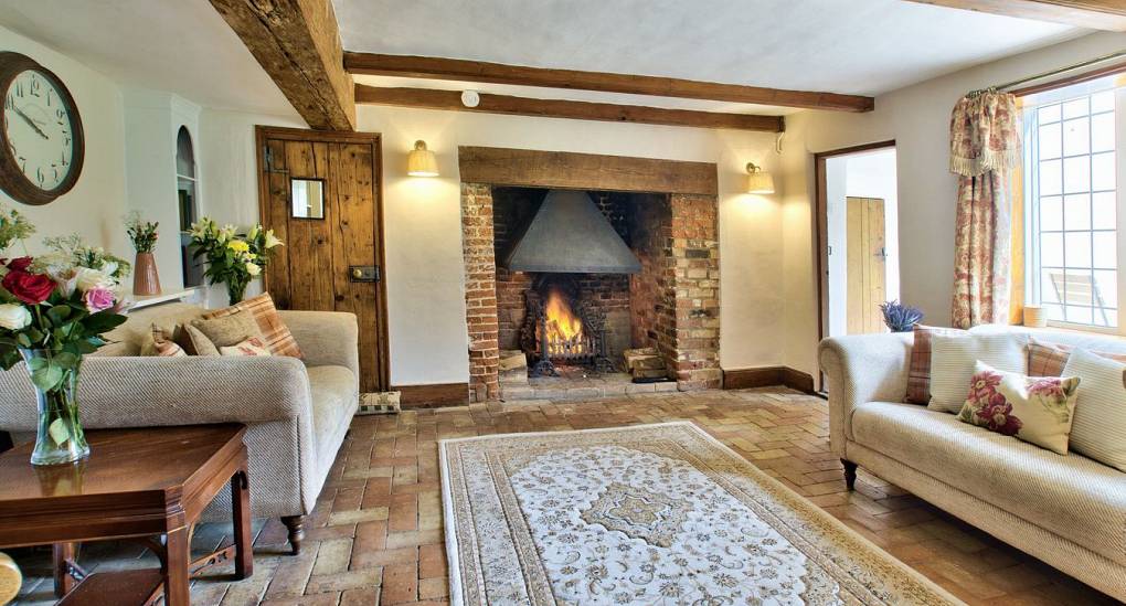 Second lounge with open fire place